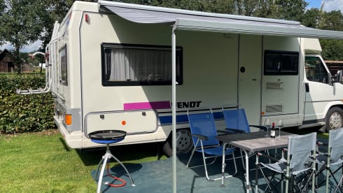 Ons huisje op wielen – 4p Peugeot semi-integrated from 1994