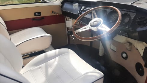 Poppy – Camper Volkswagen a 2 posti letto del 1971