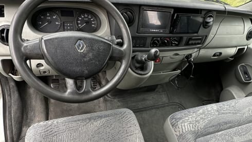 One life Live it  – 4p Renault bus uit 2005
