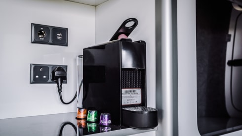 Bob – White & Blue Ormskirk