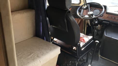 2p Mercedes-Benz bus from 1975