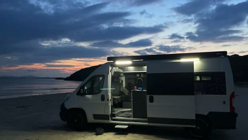 2 berth Citroën bus from 2017