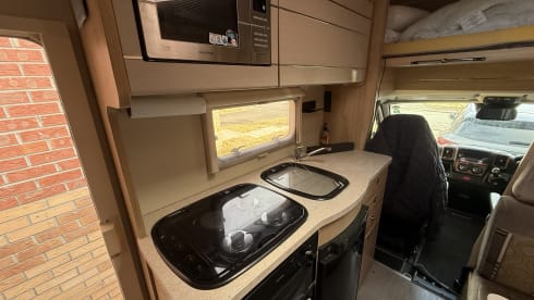 Our Molly – 6 berth Peugeot alcove from 2015