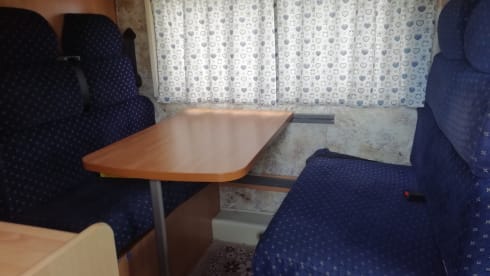 LADY – TRAVEL BY CAMPER