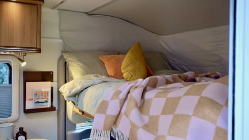 Mid Campery – 4p Hymer integrated from 2010 Mid Campery 