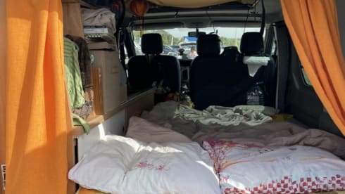 Buffel – 2-person campervan from 2004