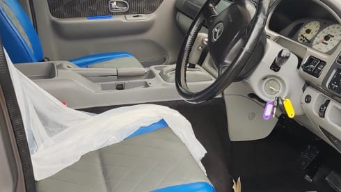 Hightop – Mazda bongo high top 3 birth 