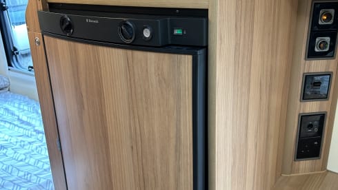 Matilda – Beautiful 4 berth 4 belt Bailey Approach 745 SE 