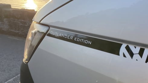 Outlander  – Hire Outlander automatic from Edinburgh airport 