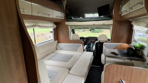 Doe een aanvraag!  – This camper (including rental account) is for sale! 