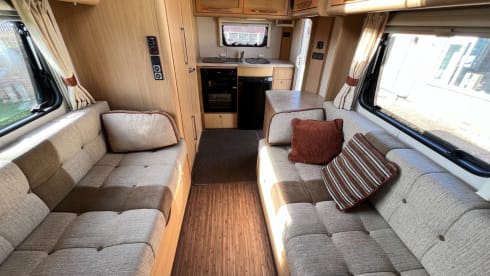 Elsie – Luxury motorhome includes insurance and breakdown 