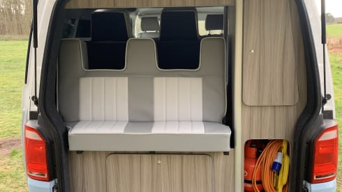 Penelope – Luxury VW T6 4 berth Campervan