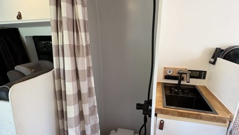 Rory the Relay – 3 berth Citroën campervan from 2017