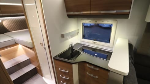 5p Adria Mobil semi-integrated uit 2019