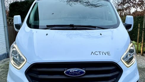 Campervan (2 to 4p) with bicycle rack (Ford Transit Bürstner Copa 500) 