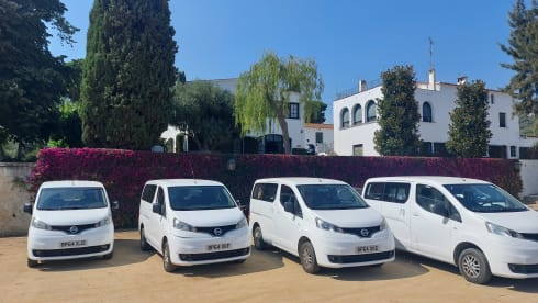 Zubik – modern super cosy Left HD. - insurance included in price !