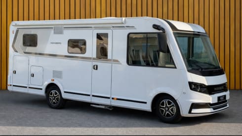 L119VP – Luxury modern 4-person Weinsberg integrated motorhome from 2026. Unlimited mileage!