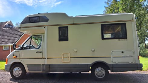 Stoere 4-persoons VW Karmann Missouri – 4er Volkswagen Alkoven aus dem Jahr 2000