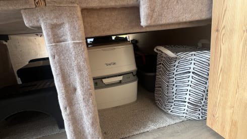 Banana – 2p Ford campervan uit 2018