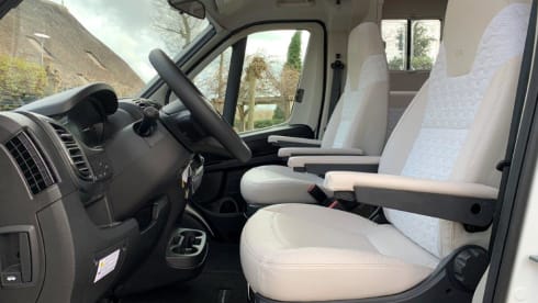 4p Adria Mobil Matrix 670 DC semi-integrated from 2022