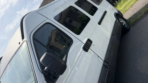Living the dream  – 3 berth Renault campervan from 2006