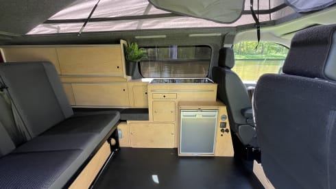 P-458-JD – 4p Fixxter campervan from 2022