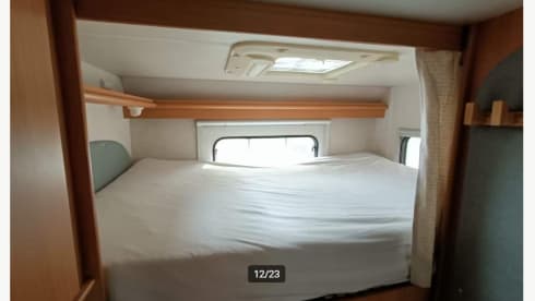 Nice 6-person alcove camper for rent
