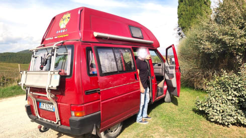 FREAK – Volkswagen T4 Westfalia CamperVan 4 seats Compact Versatile Hard Top