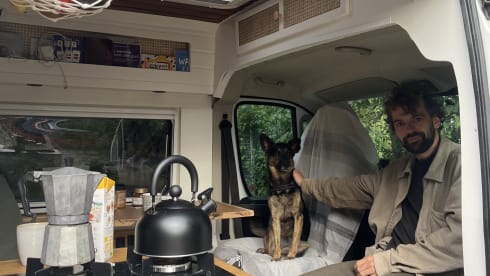Perro – 2p Peugeot campervan from 2016
