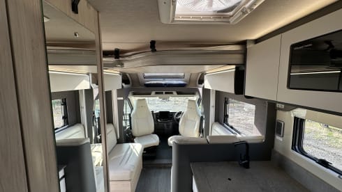 2026 Reg Island Bed 4 berth Autotrail F74 
