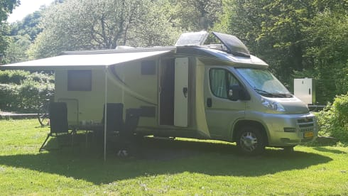 2p A. 3P Bürstner semi-integrated from 2014