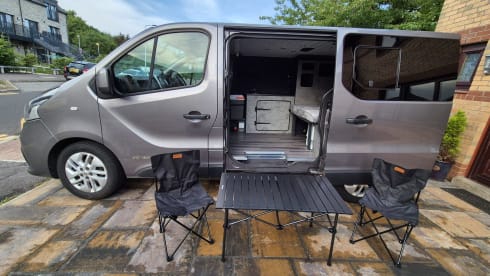 NOMAD – 2 berth Renault Trafic 2017 campervan from 2017