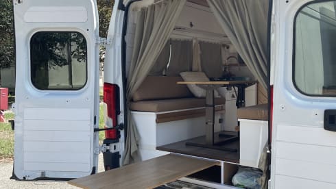 Vangogh – Unique van !!