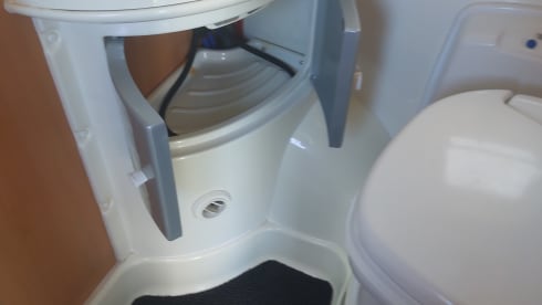 Witte Harrie – Very neat and complete 2-person Fiat camper van from 2007