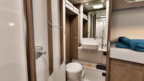 Carado T448 (2) – Very luxurious camper with length beds and fully equipped. Ultimate Freedom!
