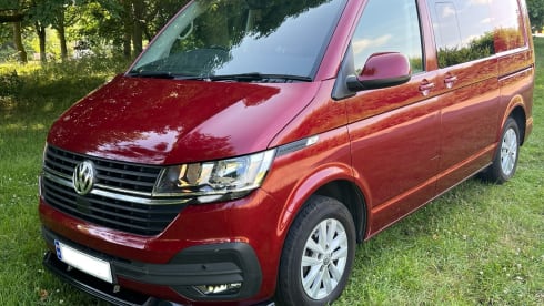 Roxanne – 4 berth Volkswagen campervan from 2020