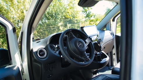Unhiked – Camper Mercedes-Vito con cambio automatico