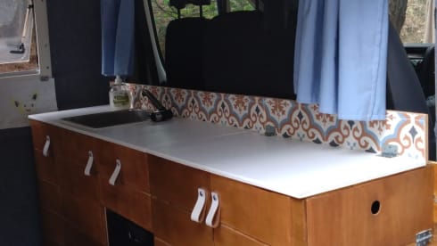 Levie – 2p Unique camper bus from 2013