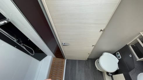 Spacious 3 pers. Challenger 337 automatic 