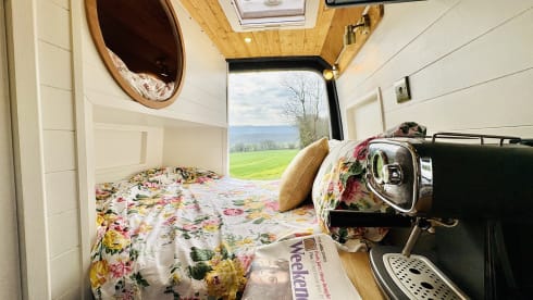 Poppy – Skurriler Familiencamper abseits der Zivilisation 