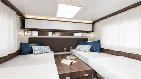 Tessoro 468 – 4p Benimar semi-integrated from 2025
