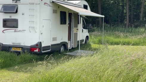 6 person family camper with bunk beds