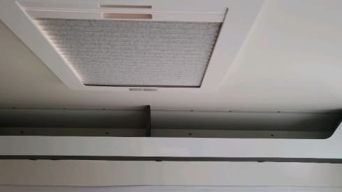 Zefiro 675  – 2022 Roller Team Zefiro 675 automatic 6 berth + 6 belts 