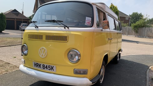 Daffy – Classic VW Type 2 Campervan