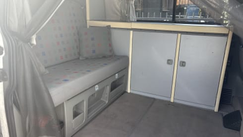 Harry  – 2002 4-seater Volkswagen California campervan