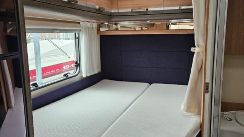 Sky wave – 4p Knaus semi-integrated from 2017
