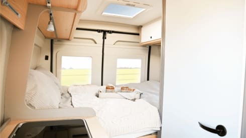 Iona – Auto-Trail Expedition 2025/26 (Automatik)