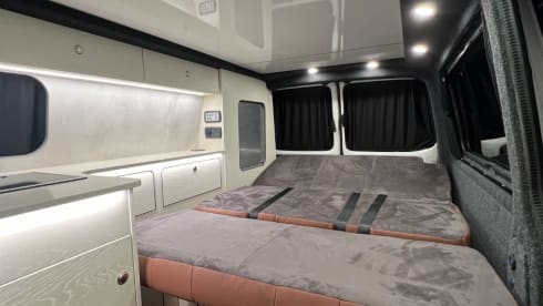 YETI – Ice white Long wheel base VW T6.1 2021 4 birth luxury camper 