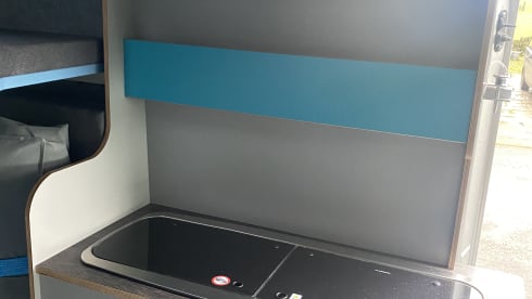 MWB – 5 berth Mercedes-Benz campervan from 2016