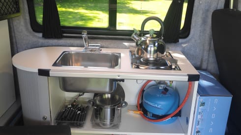 Sturdy Volkswagen T5 bus camper for 2-4 people